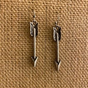 ‼️SOLD‼️⚡️Native Style Arrow Earrings⚡️
